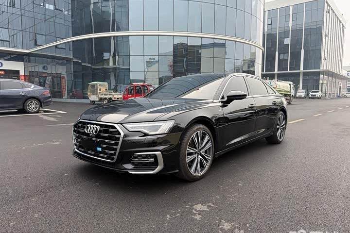 奥迪 A6L 45 TFSI quattro 臻选动感型