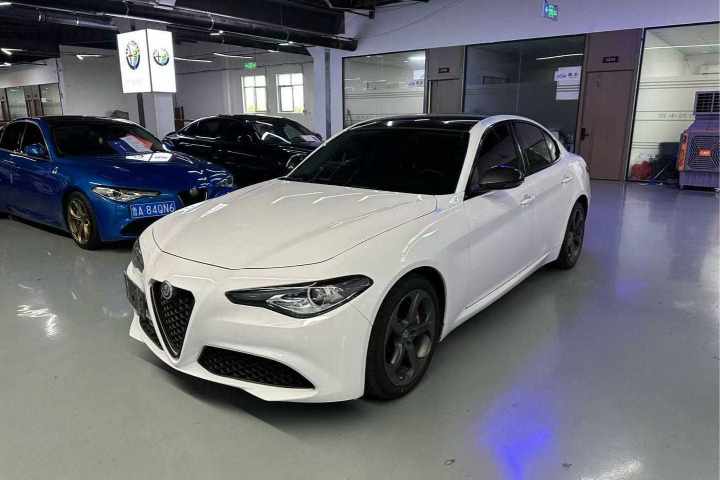 阿尔法·罗密欧 Giulia朱丽叶 2019款 2.0T 280HP Black Package黑标限量版