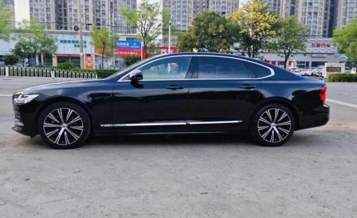 沃尔沃 S90 2024款 B5 智雅豪华版