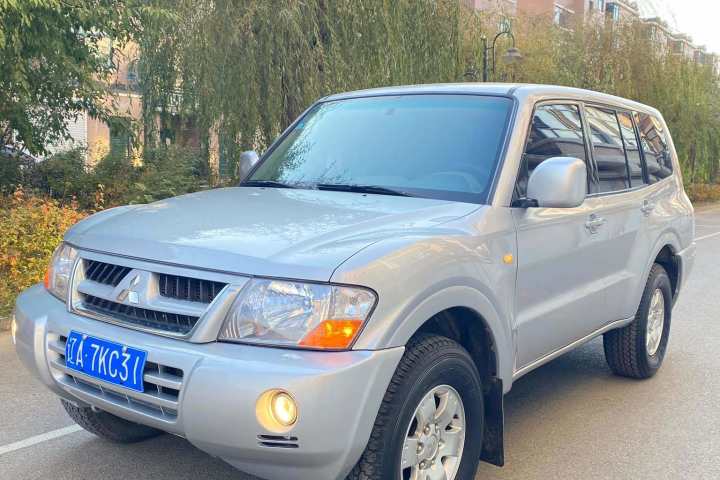 三菱 帕杰罗 V73 3.0L MT GL