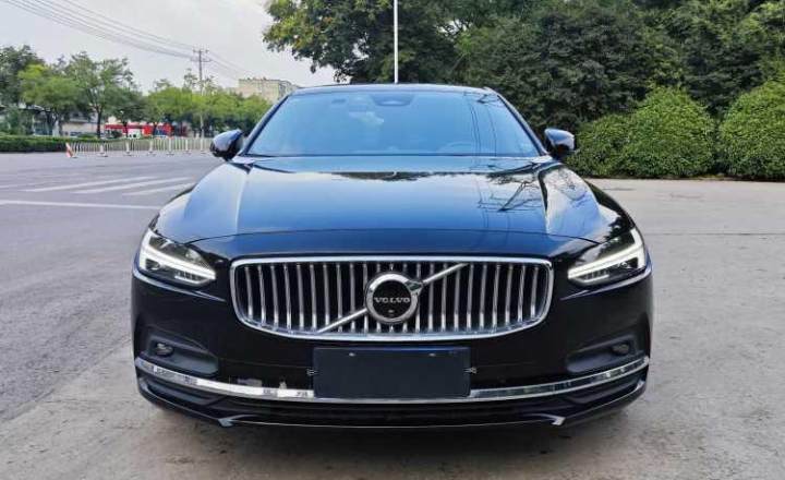 沃尔沃 S90 2024款 B5 智雅豪华版