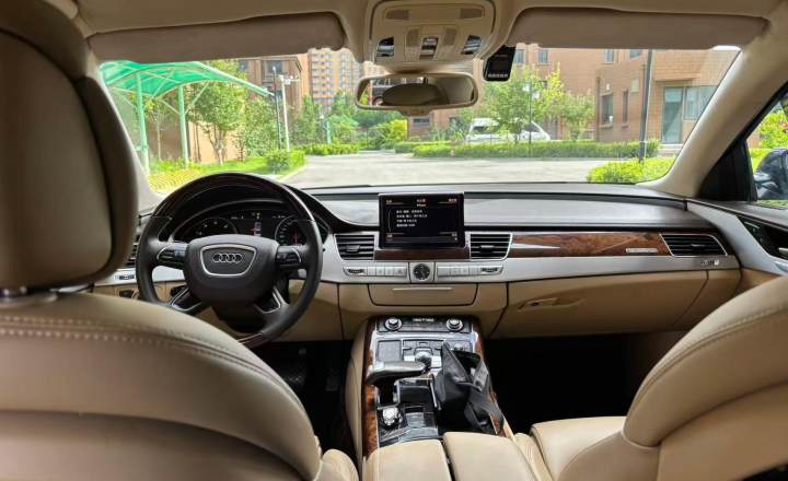 奥迪 A8 2011款 A8L 3.0 TFSI quattro舒适型(213kW)