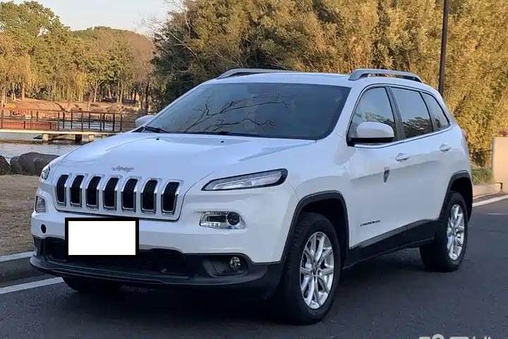 Jeep 自由光(进口) 2.4L 豪华版