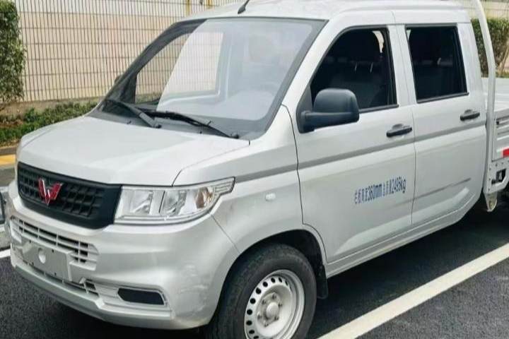 五菱汽车 五菱荣光新卡 2.0L双排基本型LJM20B