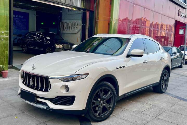 玛莎拉蒂 Levante 3.0T 标准版 国VI
