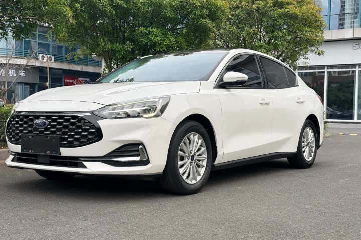 福特 福克斯 三厢 EcoBoost 180 自动锋潮型