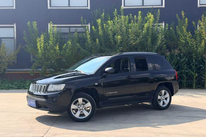 Jeep 指南者(进口) 2.4L 四驱运动版
