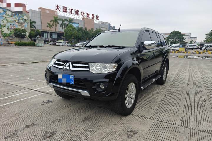 三菱 帕杰罗·劲畅 3.0L 自动四驱旗舰版