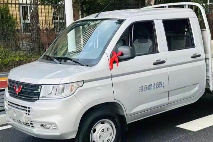 五菱汽车 五菱荣光新卡 2.0L双排基本型LJM20B