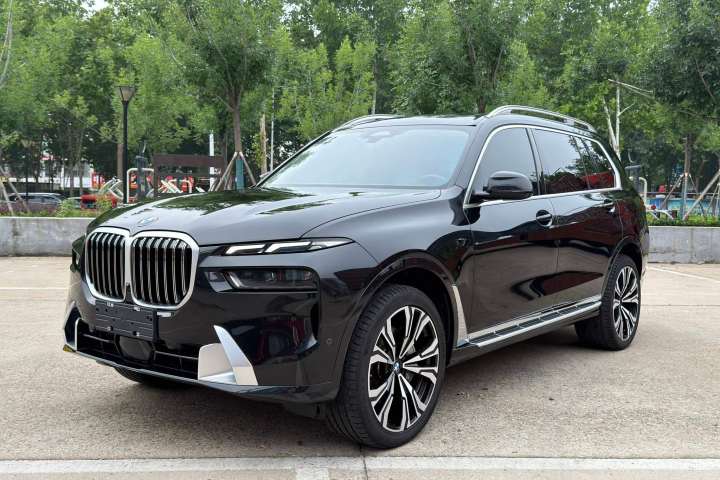 宝马 X7 xDrive40i 领先型豪华套装