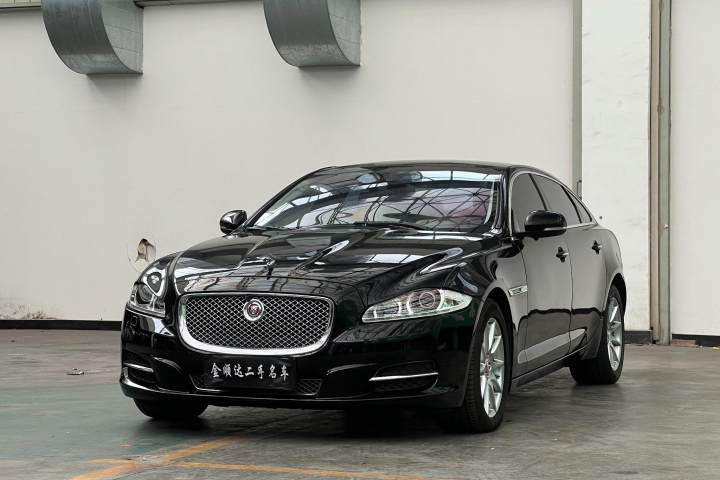 捷豹 XJ XJL 2.0T 两驱尊享商务版