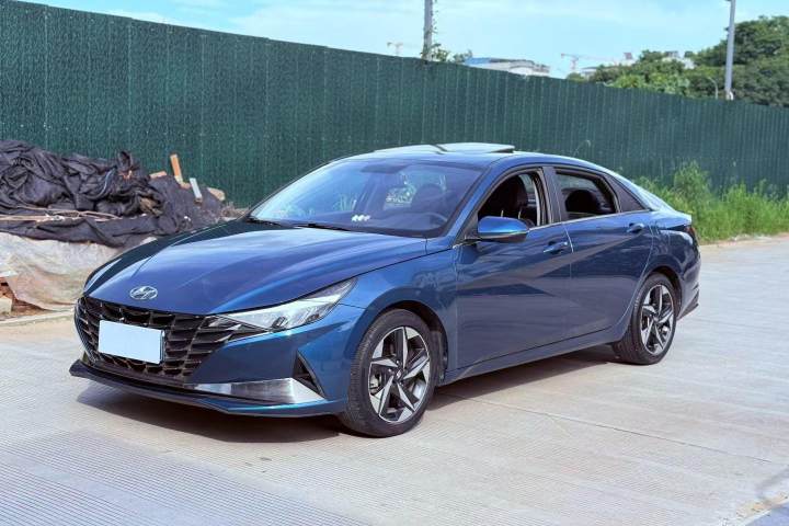 现代 伊兰特 2021款 1.5L CVT LUX尊贵版
