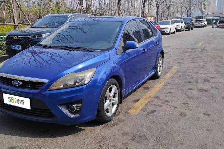 福特 福克斯 两厢 2.0L 自动运动型