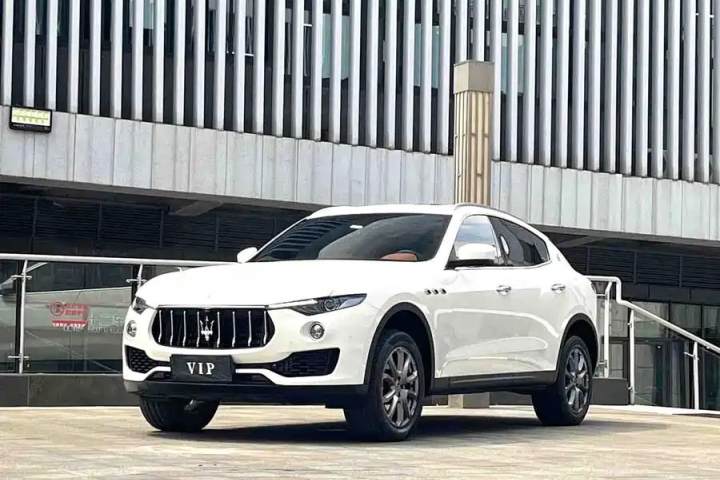玛莎拉蒂 Levante 3.0T 标准版