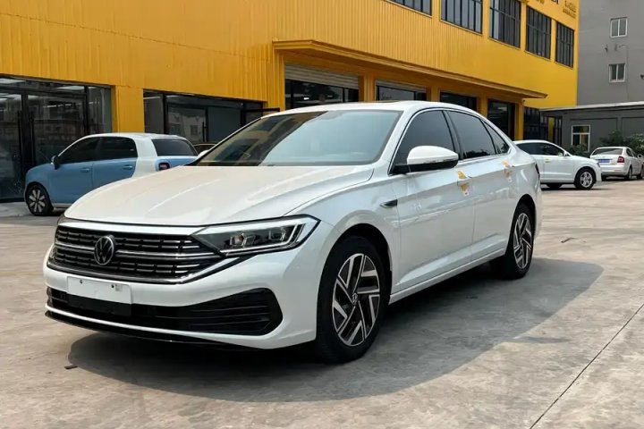 大众 速腾 300TSI DSG超越版