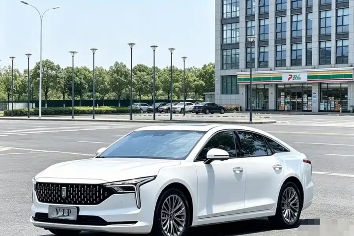 奔腾 B70 第三代 1.5T 自动乐享型70周年纪念版