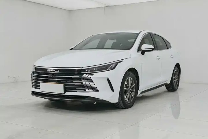 比亚迪 驱逐舰05 DM-i 55KM 领航荣耀版