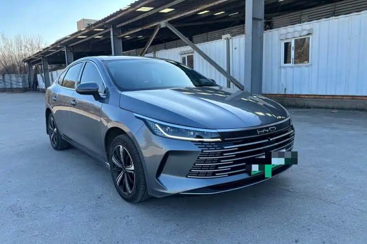 比亚迪 驱逐舰05 荣耀版 DM-i 120KM 尊贵型
