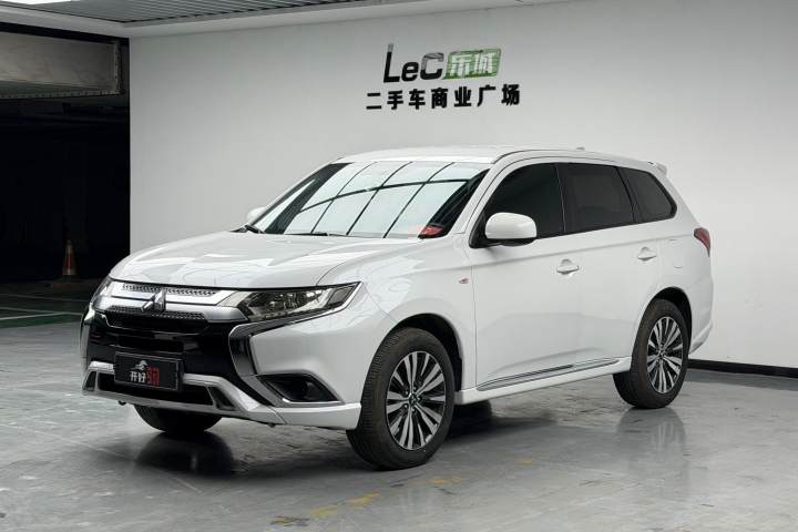 三菱 欧蓝德 2.0L 两驱畅行版 5座