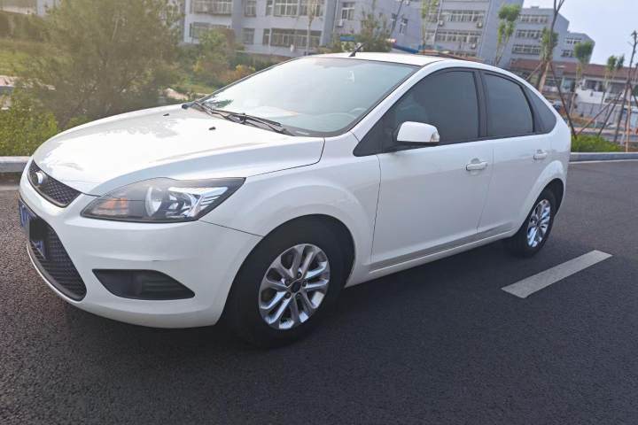 福特 福克斯 三厢经典 1.8L 手动时尚型