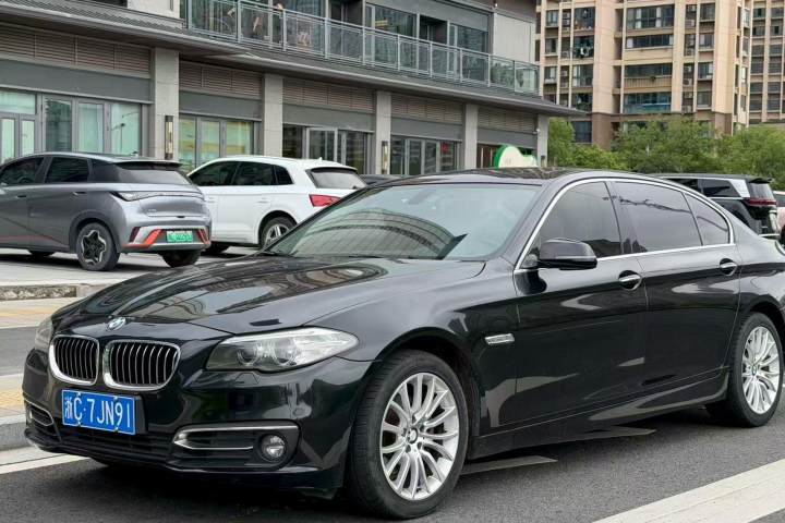 宝马 5系 2014款 525Li 豪华设计套装