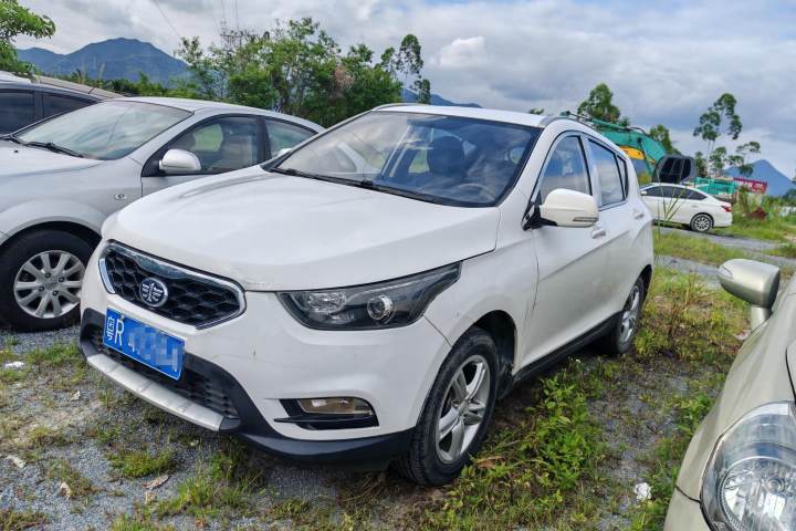 一汽 骏派D60 1.5L 手动标准型