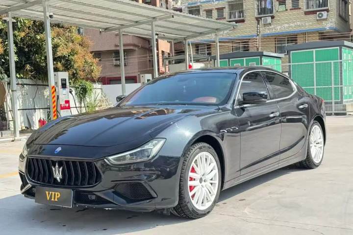 玛莎拉蒂 Ghibli 3.0T 标准版