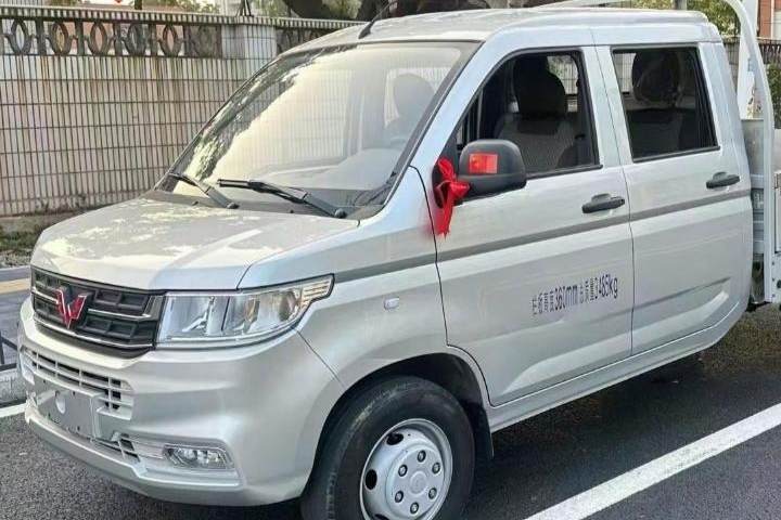五菱汽车 五菱荣光新卡 2.0L双排基本型LJM20B