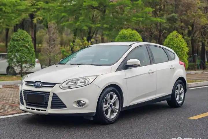 福特 福克斯 两厢 1.6L 自动风尚型