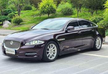 捷豹 XJ 2013款 XJL 2.0T 典雅商务版