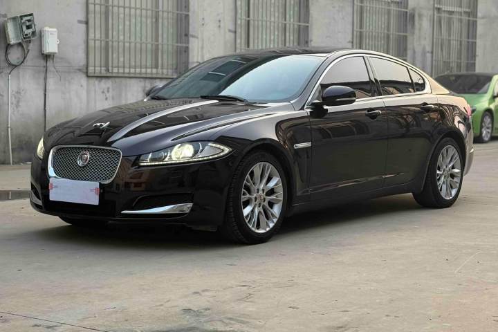 捷豹 XF XF 2.0T 豪华版