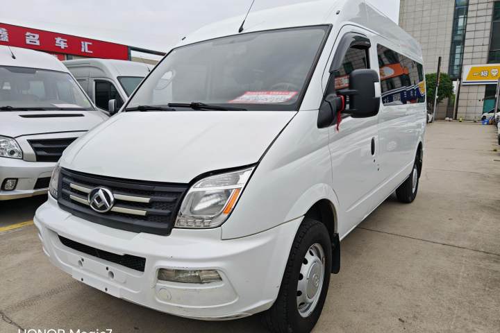 大通 新途V80 2023款 2.0T 手动经典傲运通动力版长轴中顶6/7/8/9座