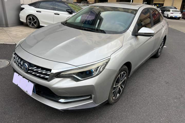启辰 D60 1.6L CVT智联精英版