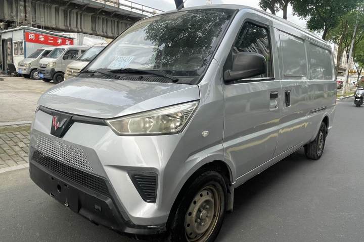 五菱汽车 五菱EV50 纯电动5座版鹏辉加热电池