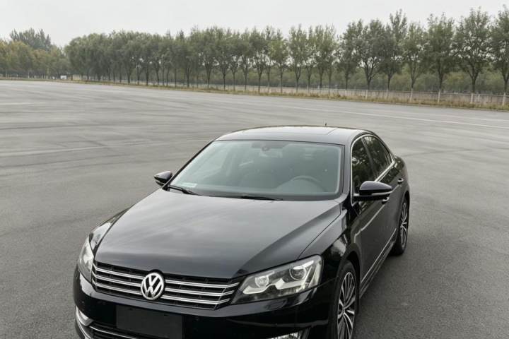 大众 帕萨特 2011款 1.8TSI DSG尊荣版
