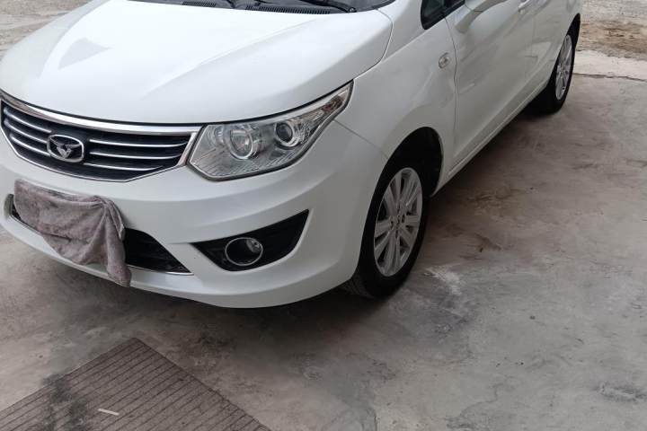 凯翼 C3 1.5L 自动虹钻版