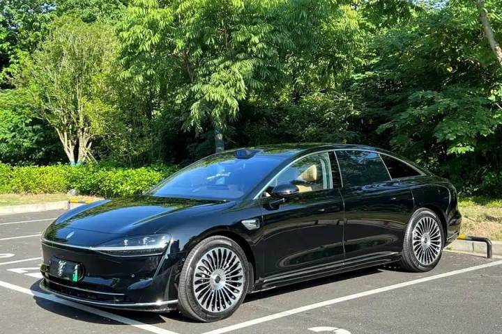 鸿蒙智行 享界S9 增程 Ultra 后驱 53kWh