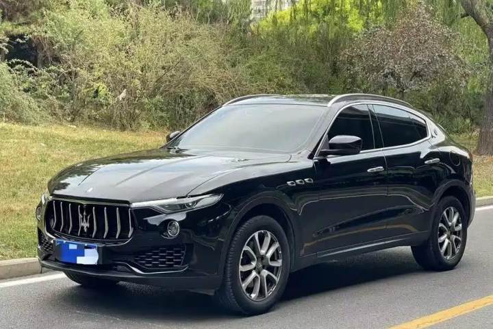 玛莎拉蒂 Levante 3.0T 标准版 国V