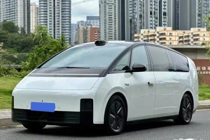 理想汽车 理想MEGA Ultra