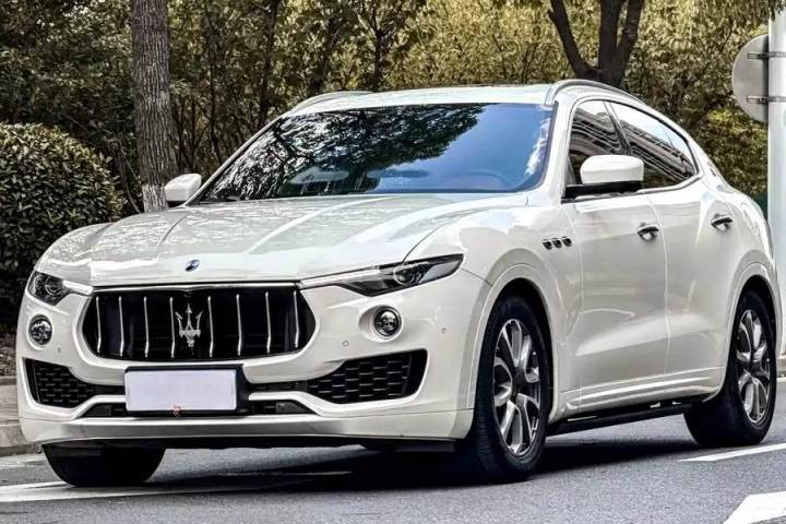 玛莎拉蒂 Levante 3.0T 标准版
