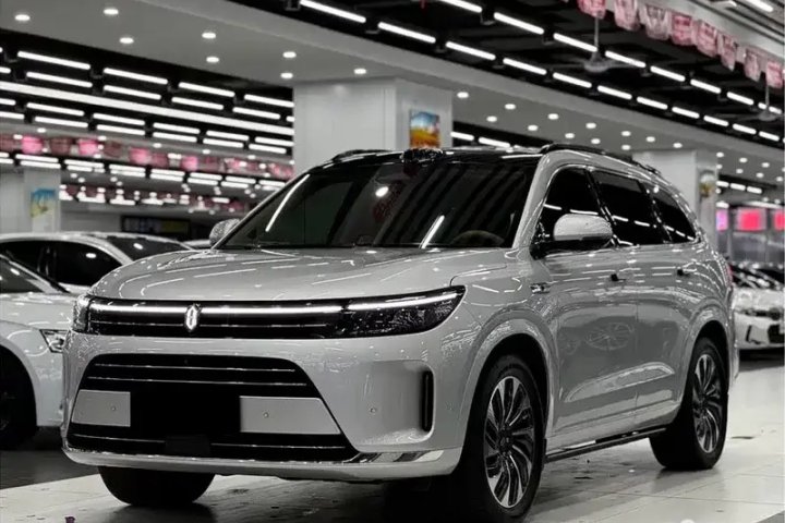 鸿蒙智行 问界M7 1.5T 后驱Plus版 5座