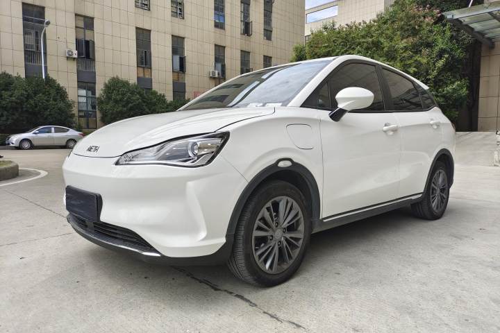 哪吒汽车 哪吒V 潮 300 Lite 三元锂