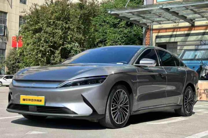 比亚迪 汉 DM-i 121KM 尊享型