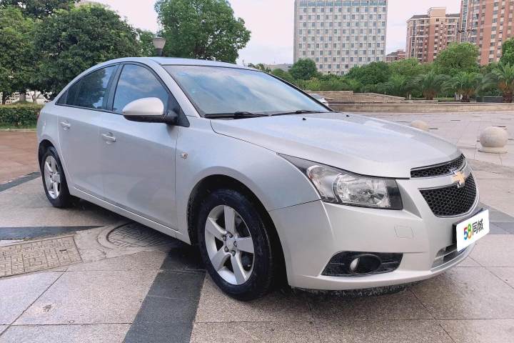雪佛兰 科鲁兹 1.6L SE AT