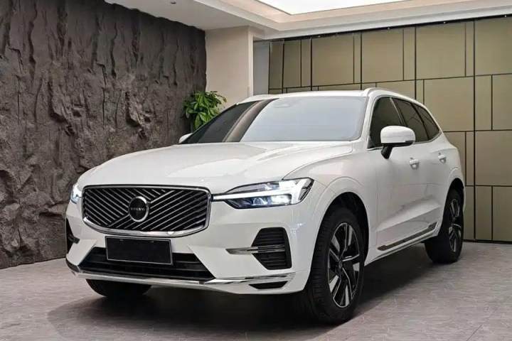 沃尔沃 XC60 B5 四驱智逸豪华版