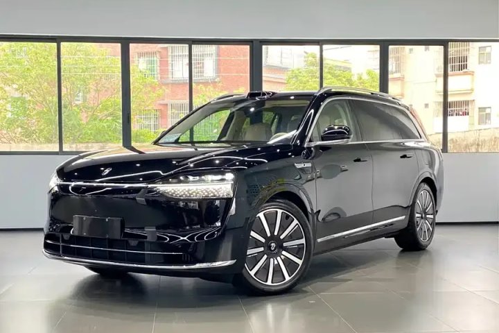 鸿蒙智行 问界M9 增程 Ultra版 52kWh 6座版