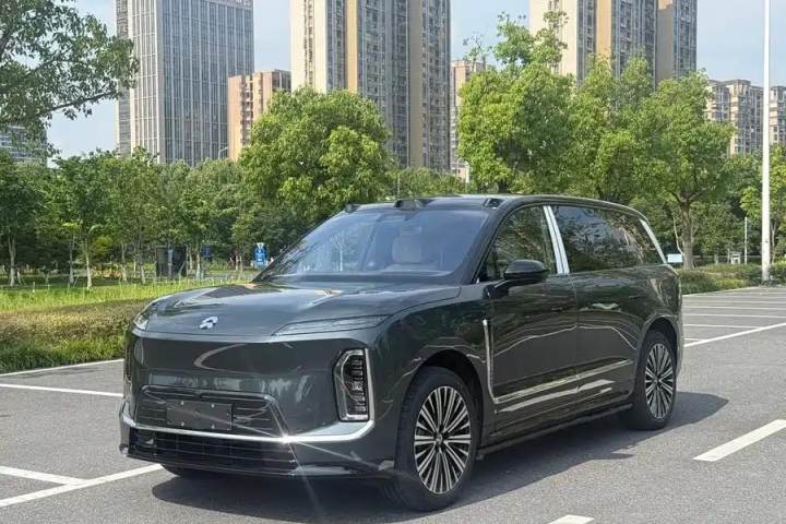 蔚来 ES9 
