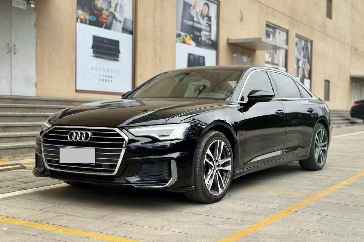 奥迪 A6L 40 TFSI 豪华动感型