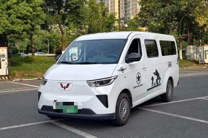 五菱汽车 五菱扬光 440km 客车版舒适型 6座
