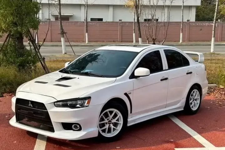 三菱 翼神 时尚版 1.8L 手动睿智型